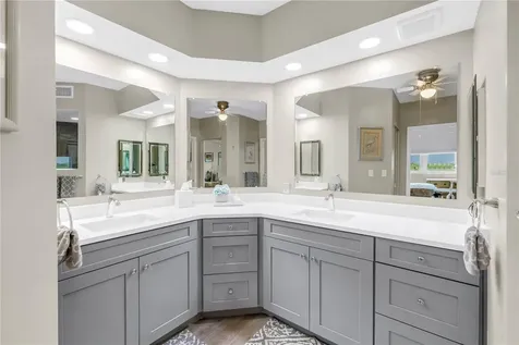 6399 Shoreline Drive St Petersburg FL 33708
