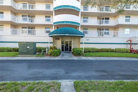 6399 Shoreline Drive St Petersburg FL 33708