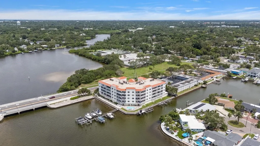 1860 N Fort Harrison Avenue Clearwater FL 33755