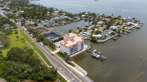 1860 N Fort Harrison Avenue Clearwater FL 33755