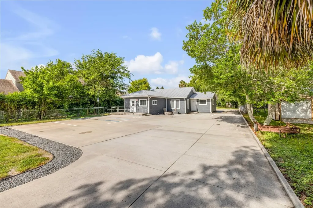 240 N Ridgewood Avenue Edgewater FL 32132