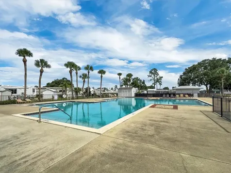 502 Par Pines Boulevard Davenport FL 33837