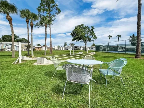 502 Par Pines Boulevard Davenport FL 33837