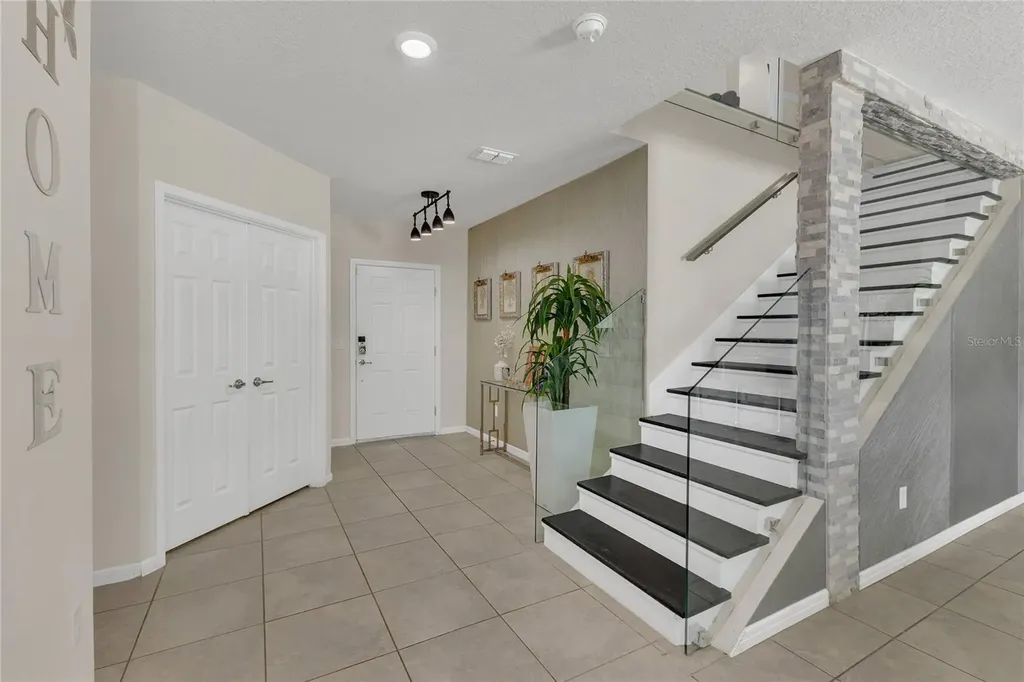 1631 Aspen Avenue Davenport FL 33837