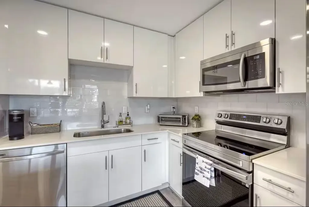 1709 N Tamiami Trail Sarasota FL 34234