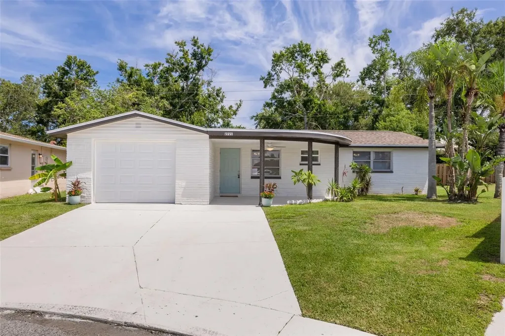2721 Lawn Place Holiday FL 34691