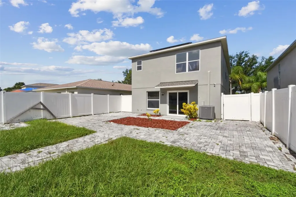 7842 Carriage Pointe Drive Gibsonton FL 33534
