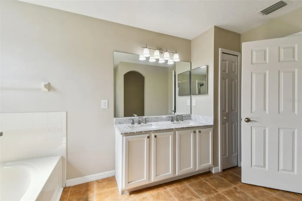 7842 Carriage Pointe Drive Gibsonton FL 33534
