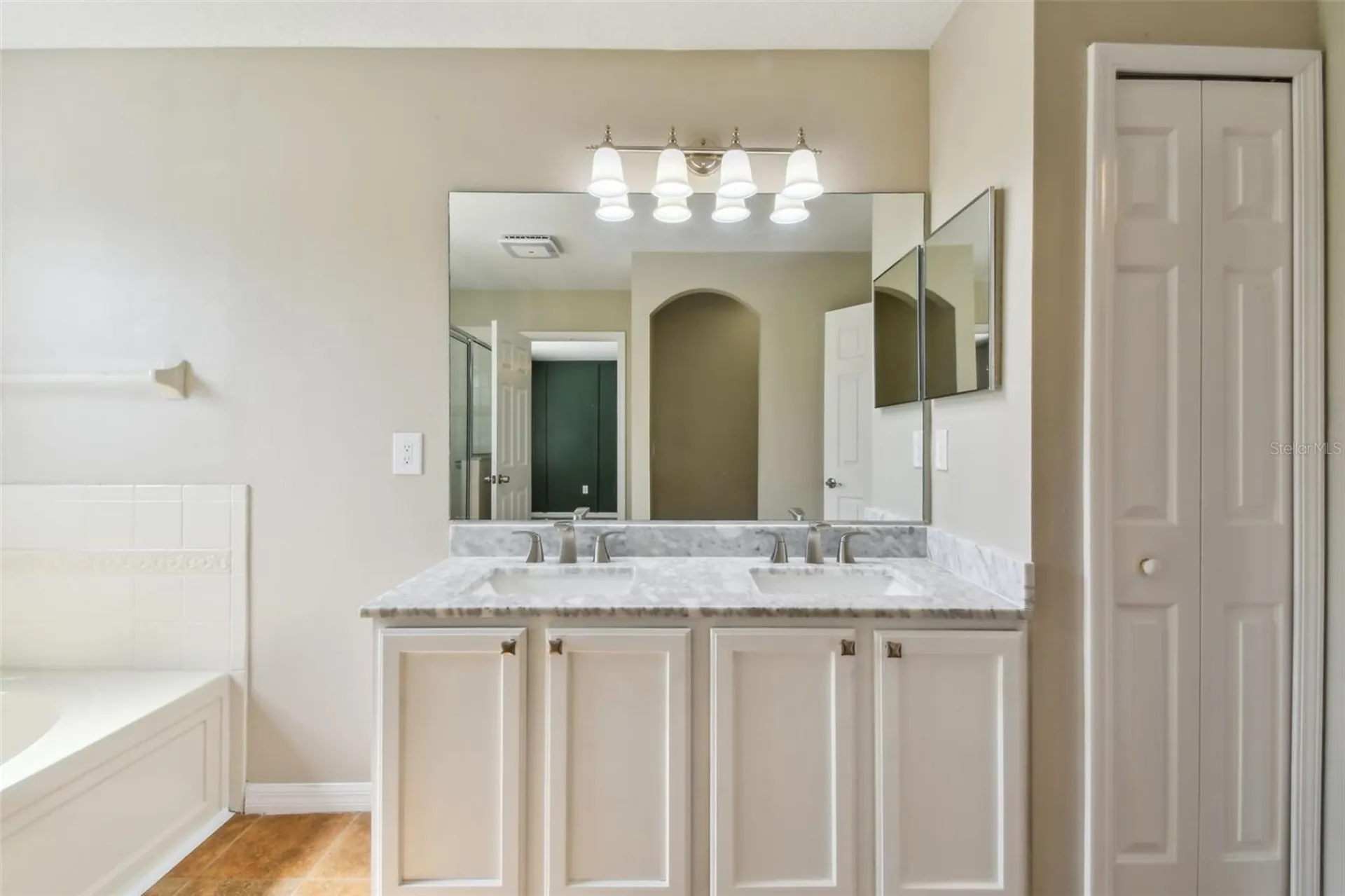 7842 Carriage Pointe Drive Gibsonton FL 33534