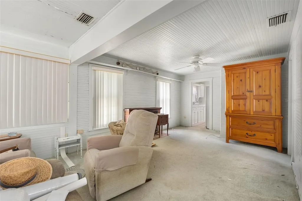 104 10th Street S Bradenton Beach FL 34217