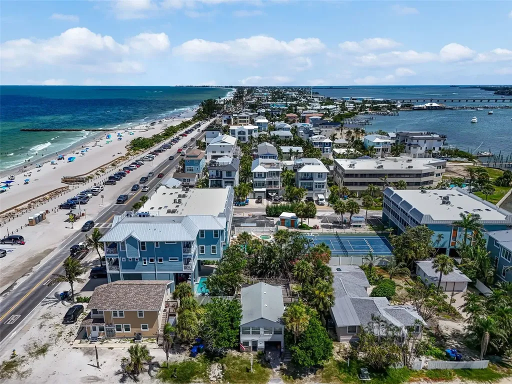 104 10th Street S Bradenton Beach FL 34217