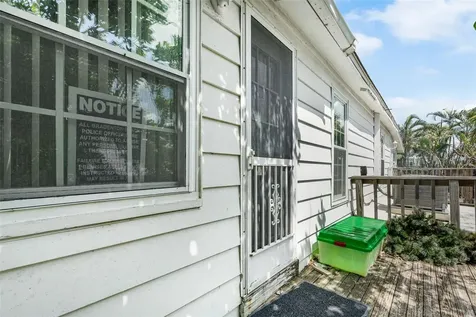 104 10th Street S Bradenton Beach FL 34217