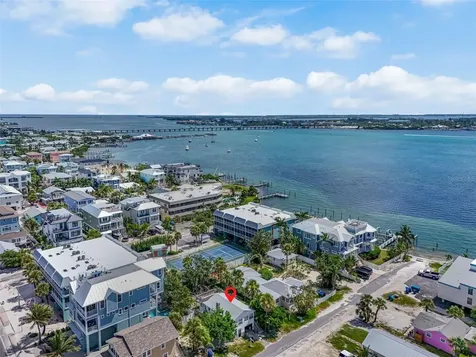 104 10th Street S Bradenton Beach FL 34217