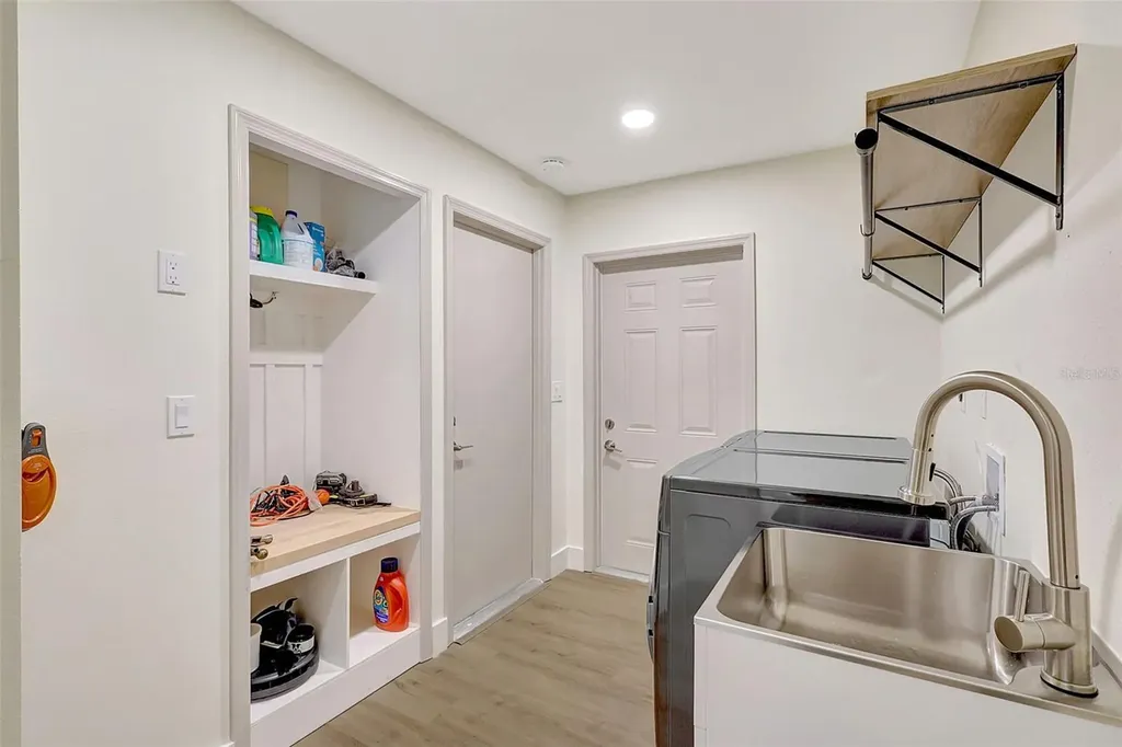 8003 Conservatory Drive Sarasota FL 34243