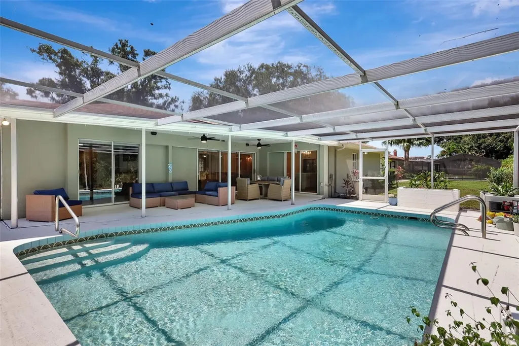 8003 Conservatory Drive Sarasota FL 34243