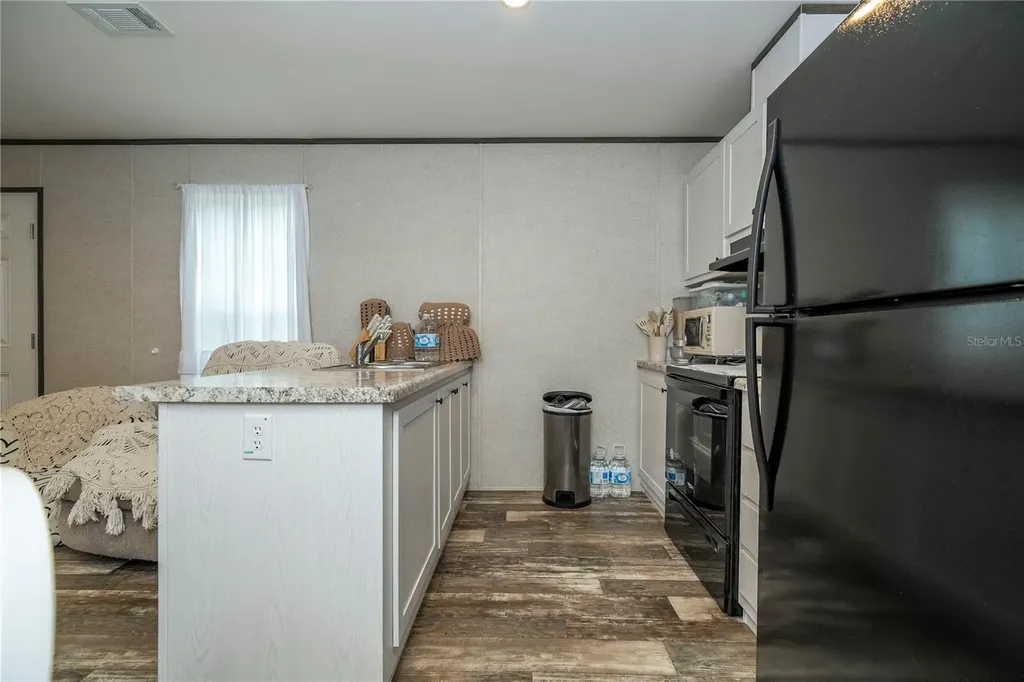 36720 Emeralda Island Road Leesburg FL 34788