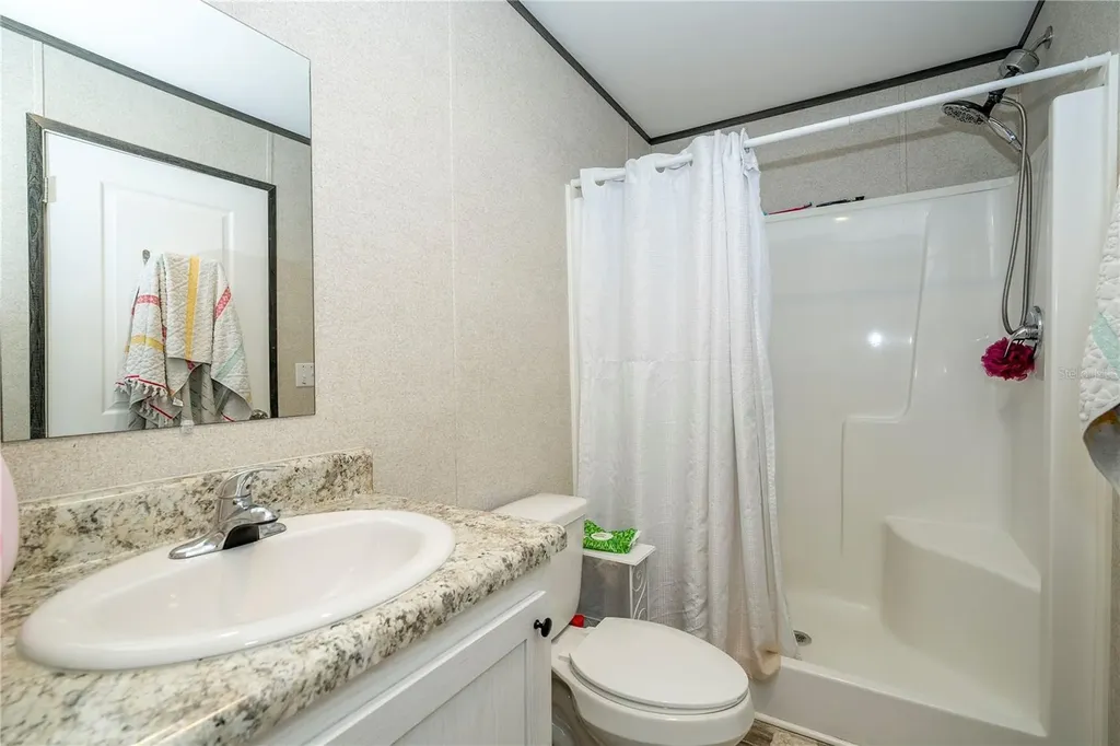 36720 Emeralda Island Road Leesburg FL 34788