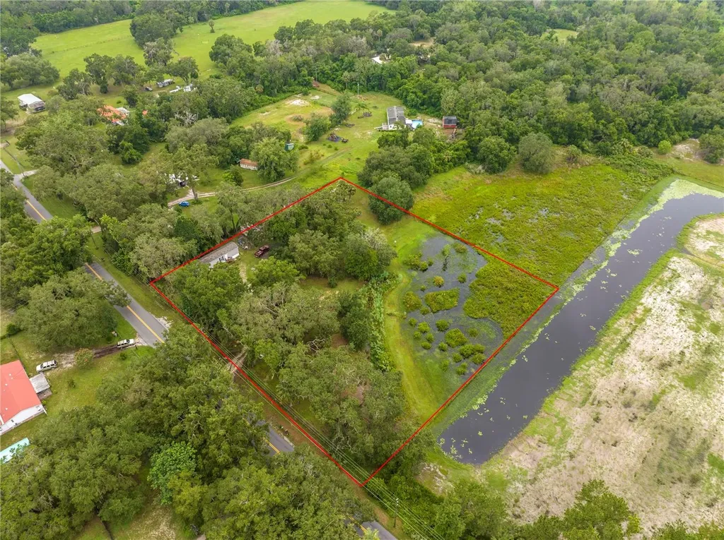 36720 Emeralda Island Road Leesburg FL 34788