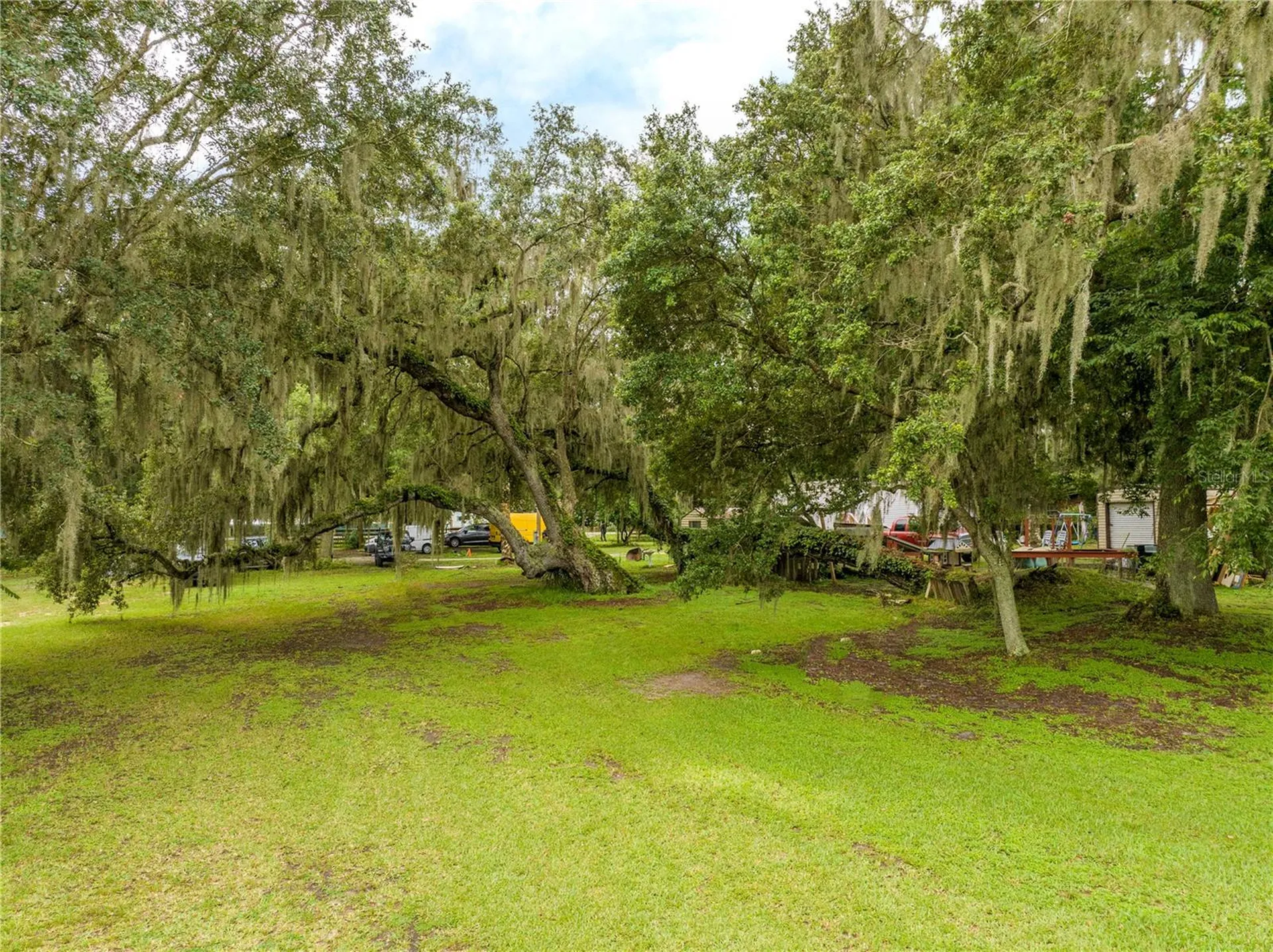 36720 Emeralda Island Road Leesburg FL 34788