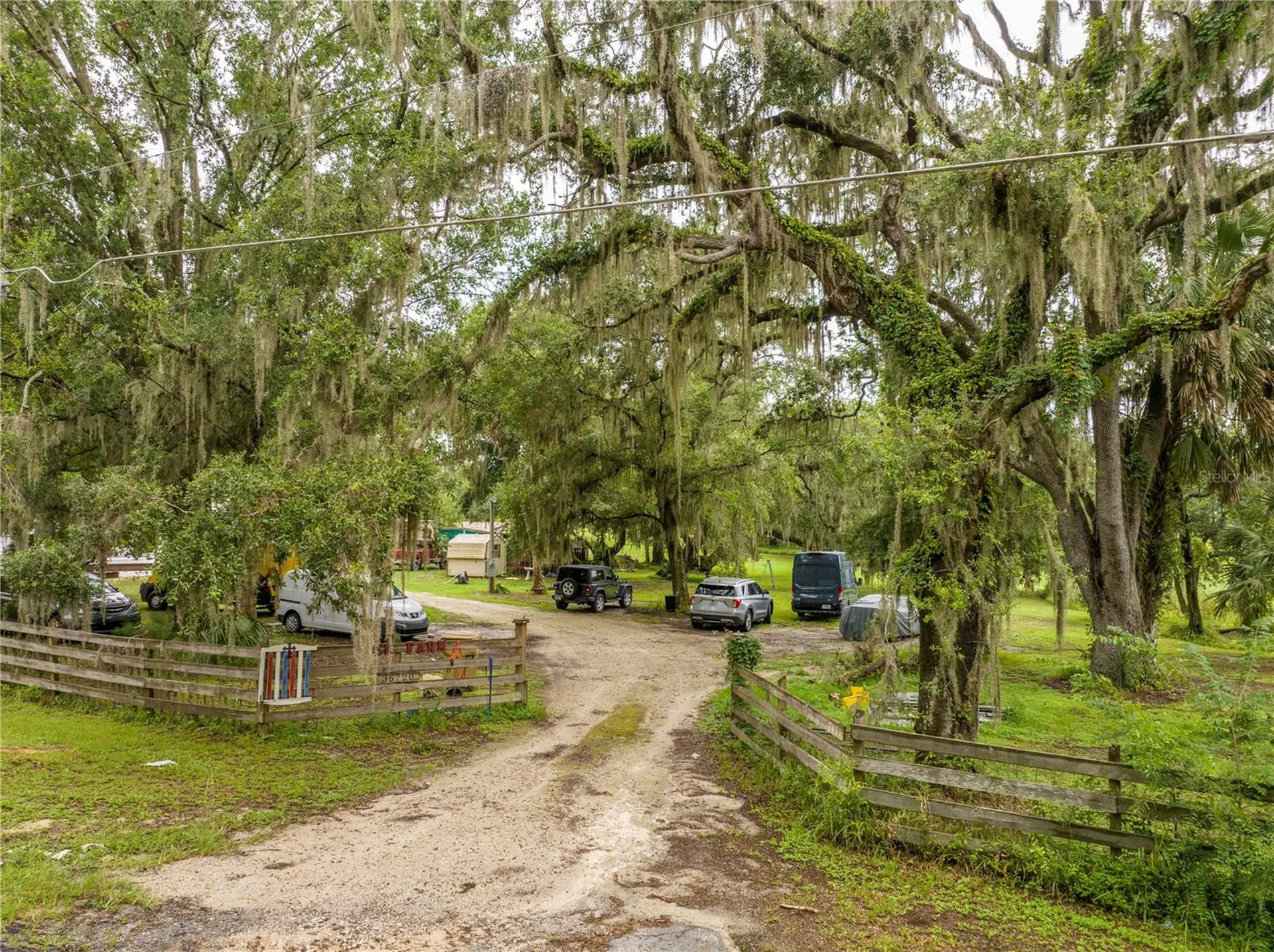 36720 Emeralda Island Road Leesburg FL 34788