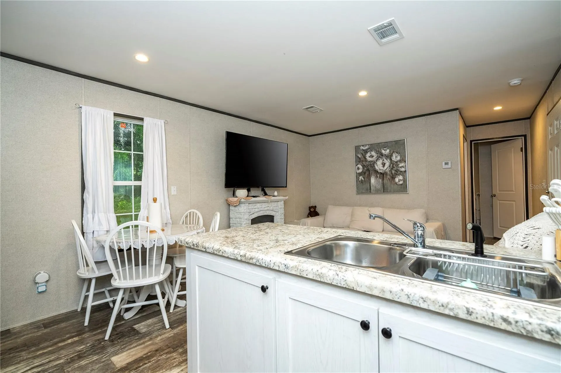 36720 Emeralda Island Road Leesburg FL 34788