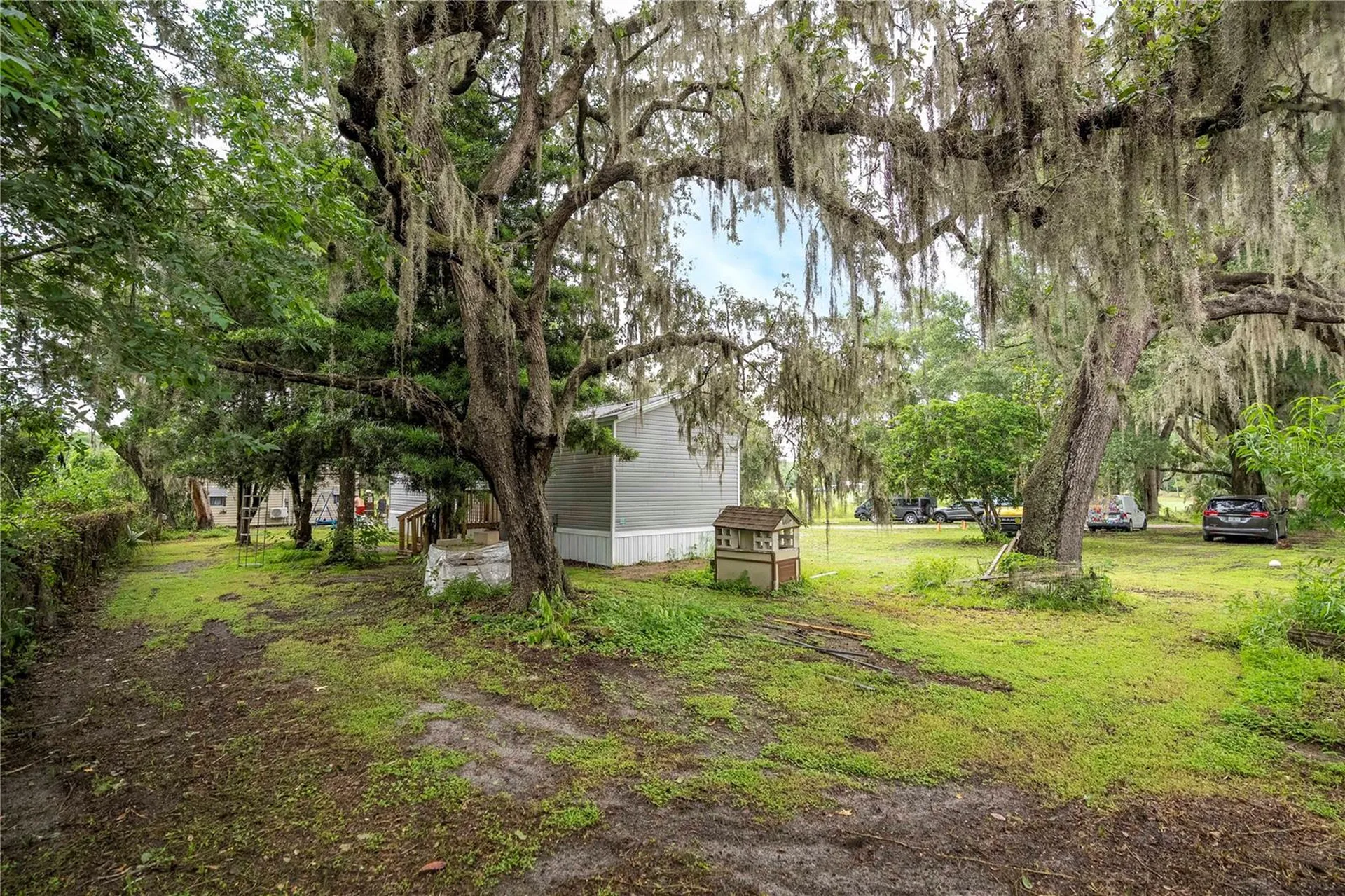 36720 Emeralda Island Road Leesburg FL 34788