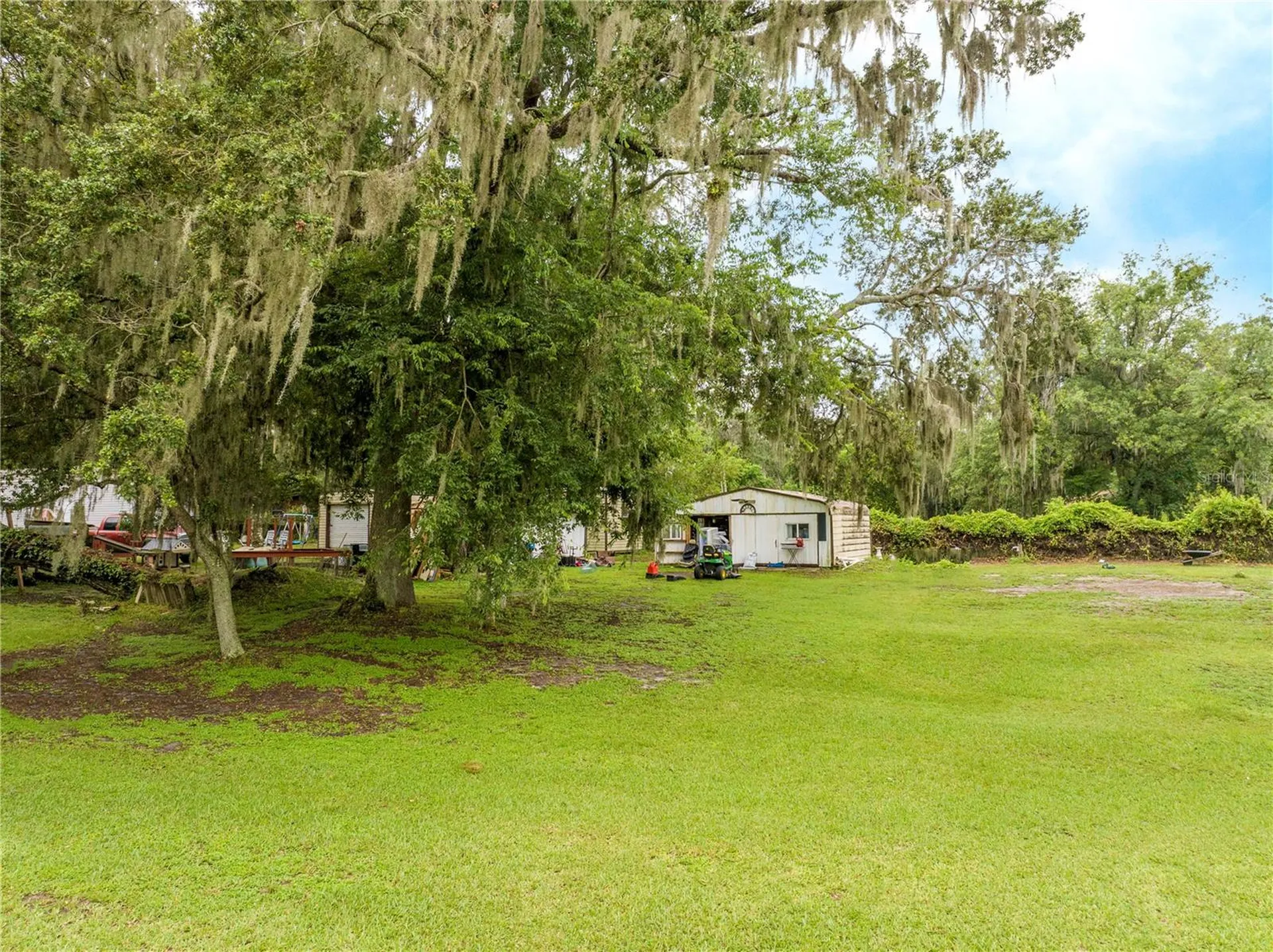 36720 Emeralda Island Road Leesburg FL 34788