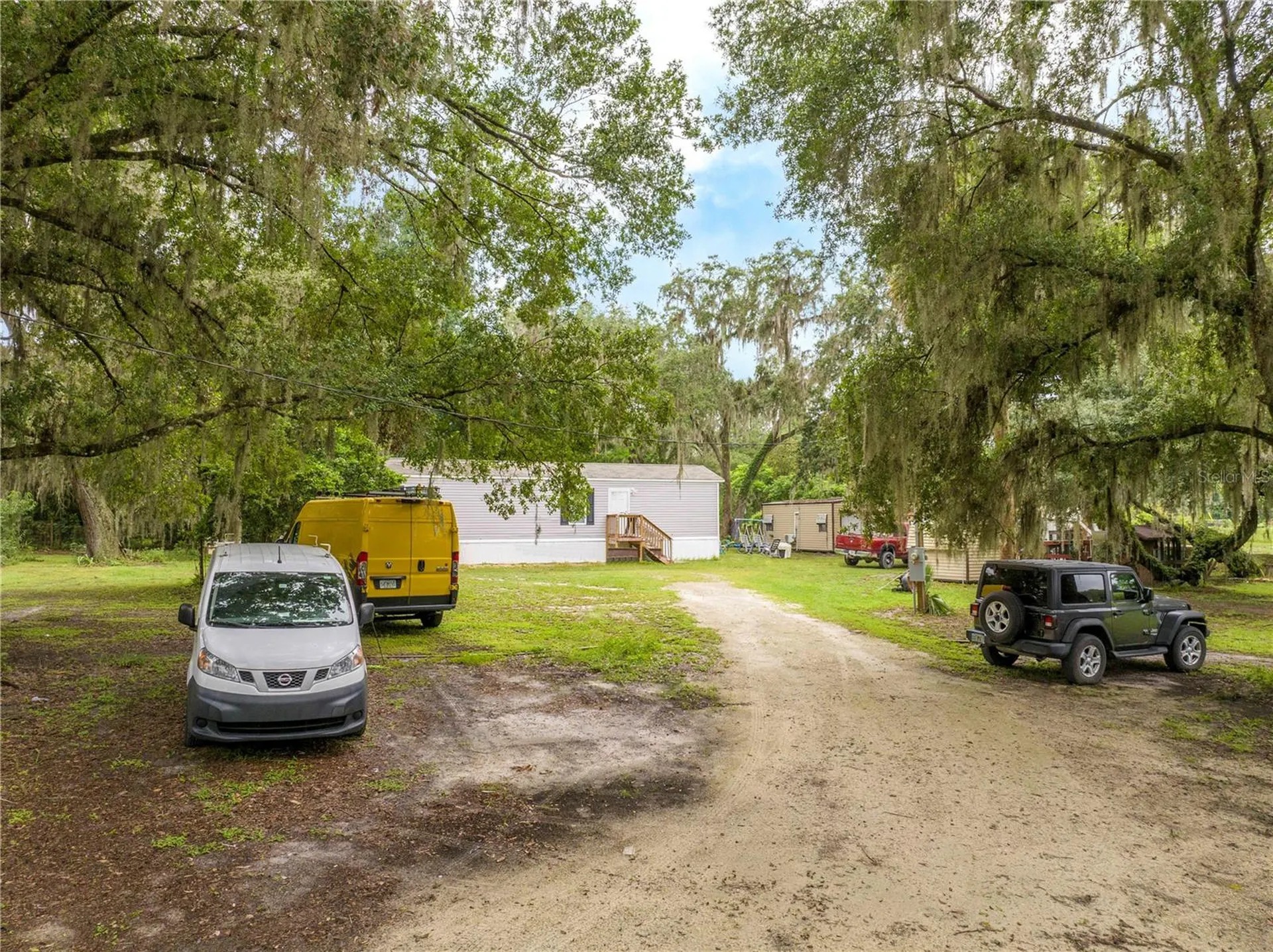 36720 Emeralda Island Road Leesburg FL 34788