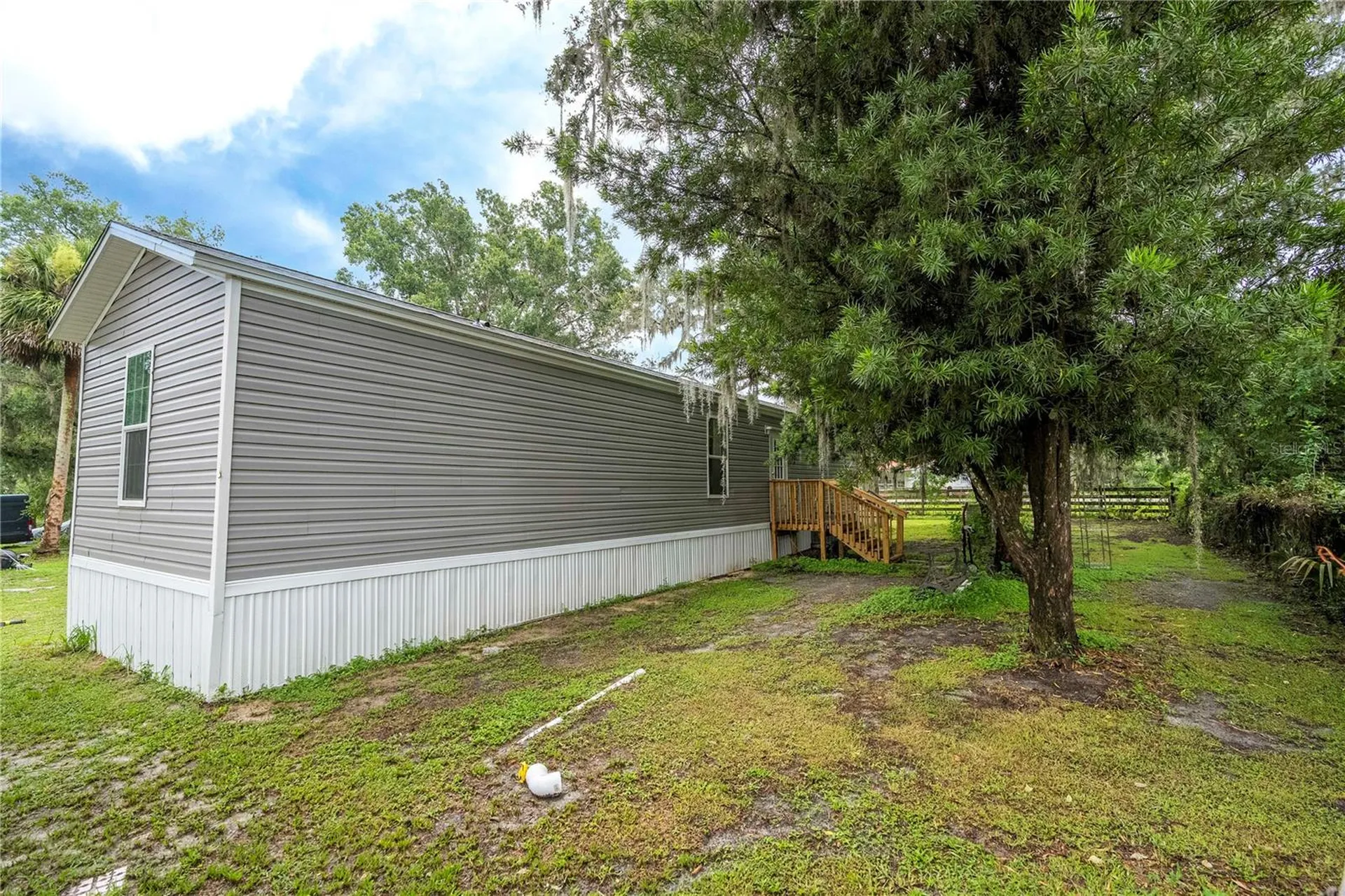 36720 Emeralda Island Road Leesburg FL 34788