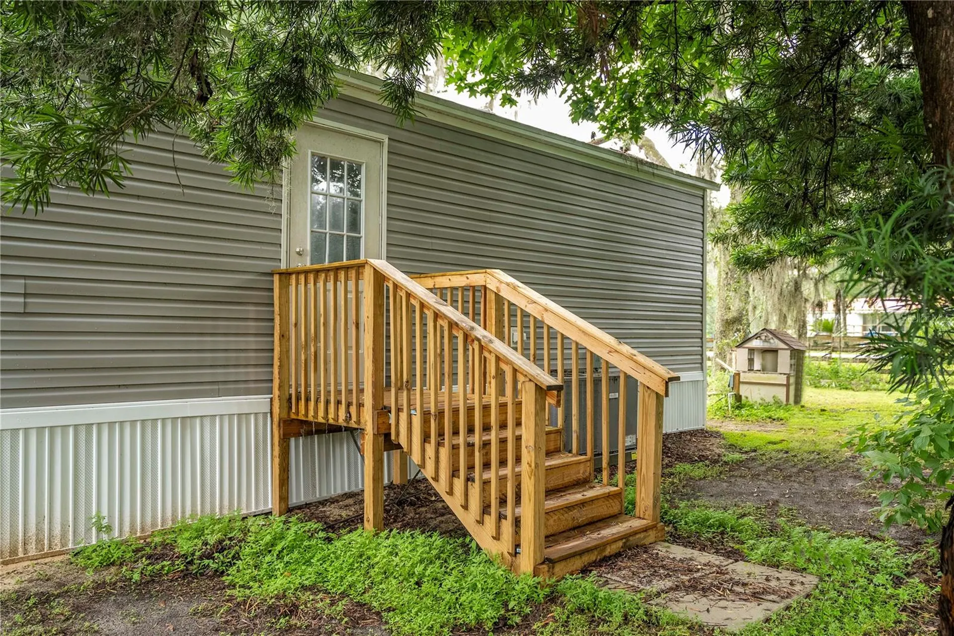 36720 Emeralda Island Road Leesburg FL 34788