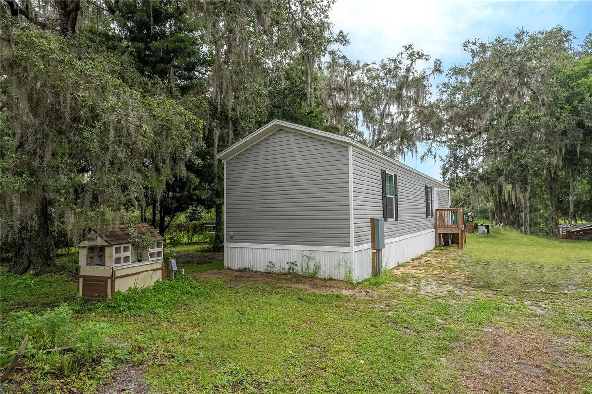 36720 Emeralda Island Road Leesburg FL 34788