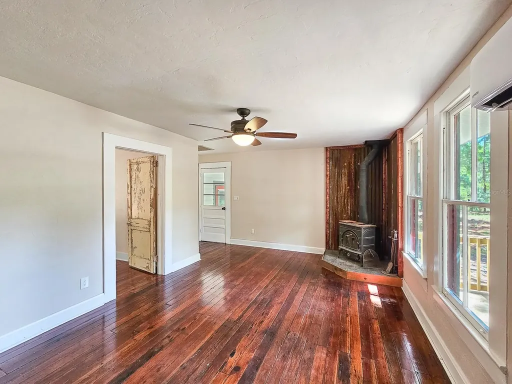 125 E Lemon Street Melrose FL 32666
