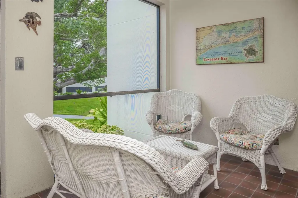 1922 Harbourside Drive Longboat Key FL 34228
