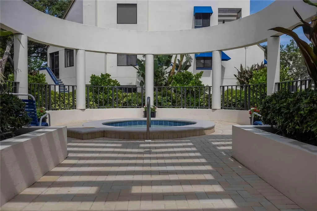 1922 Harbourside Drive Longboat Key FL 34228