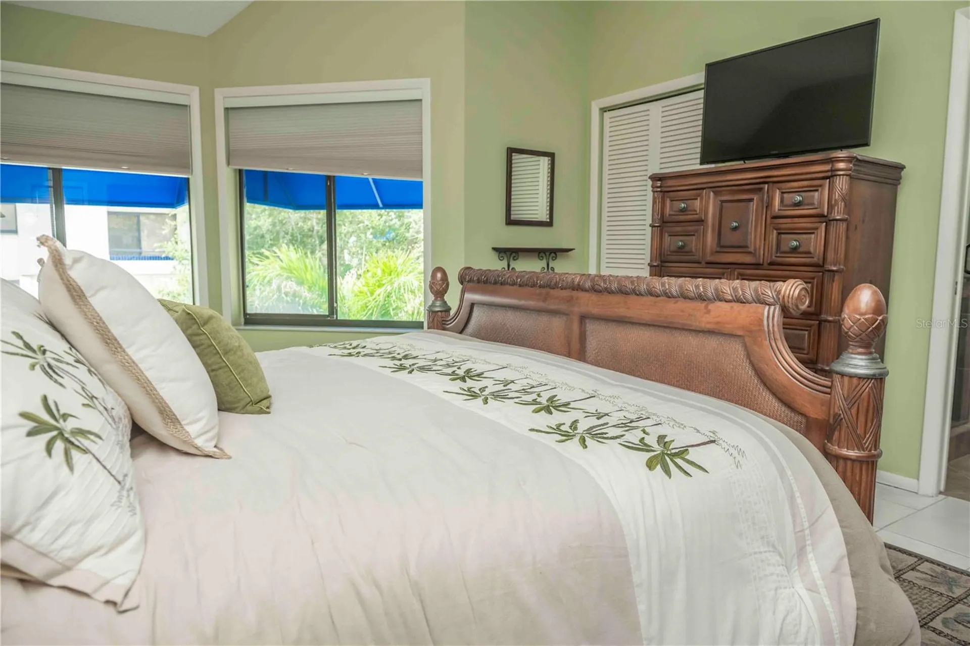1922 Harbourside Drive Longboat Key FL 34228