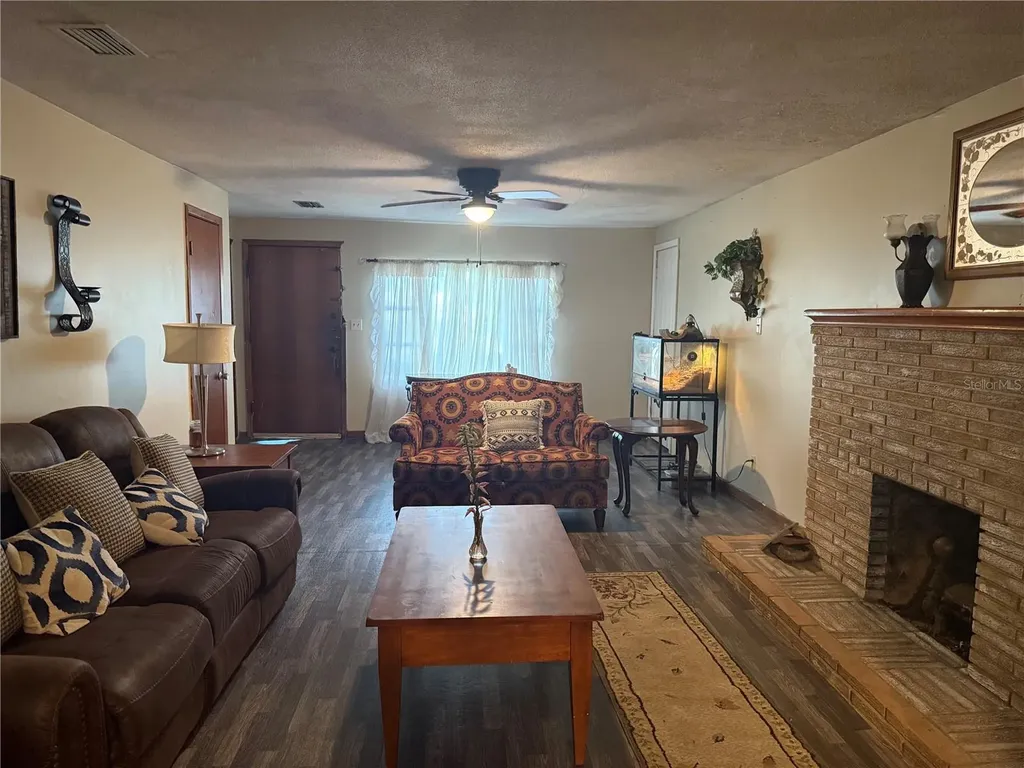 3011 S Wiggins Road Plant City FL 33566