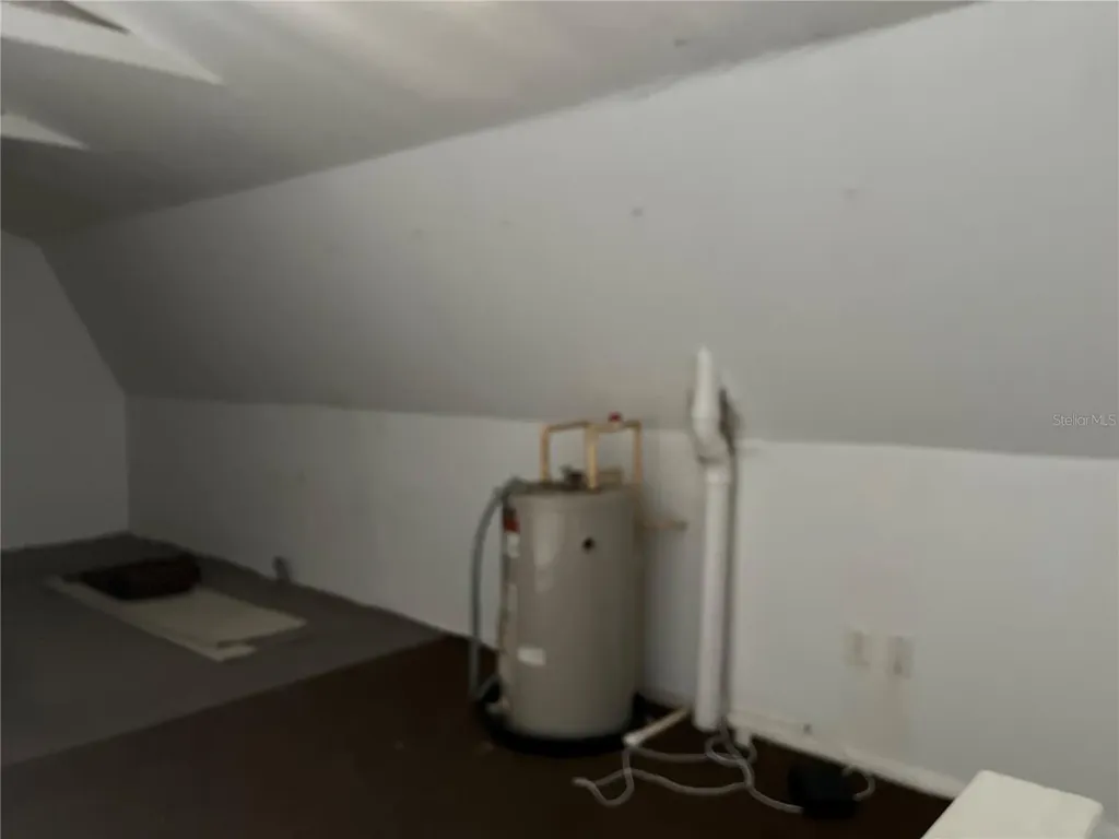 18132 Commercial Way Weeki Wachee FL 34614