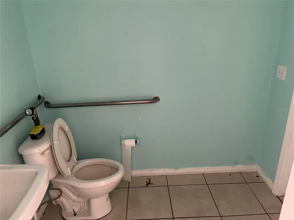 18132 Commercial Way Weeki Wachee FL 34614