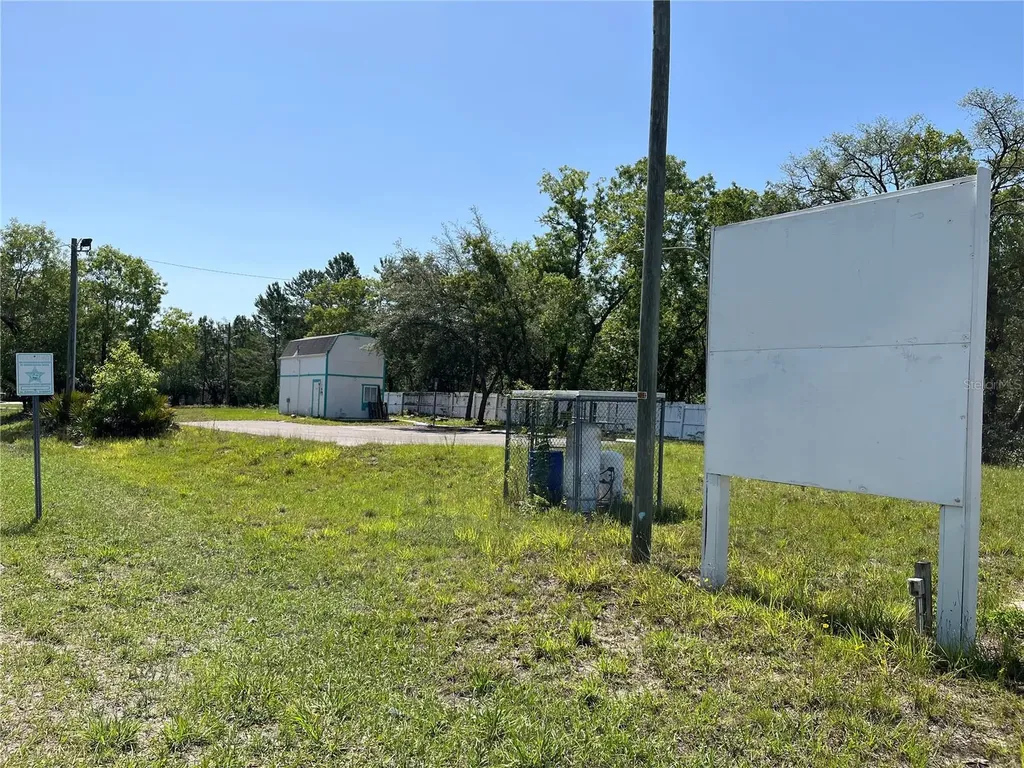 18132 Commercial Way Weeki Wachee FL 34614