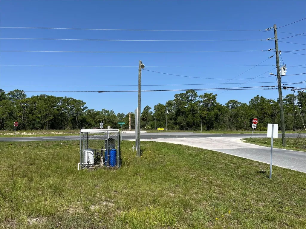 18132 Commercial Way Weeki Wachee FL 34614
