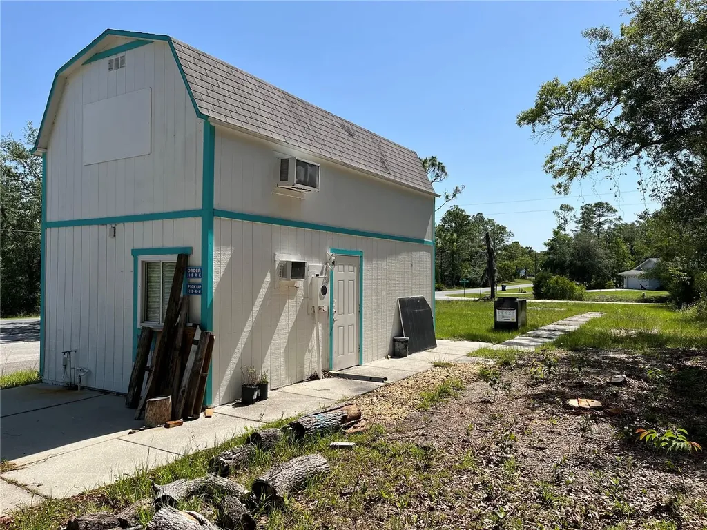 18132 Commercial Way Weeki Wachee FL 34614