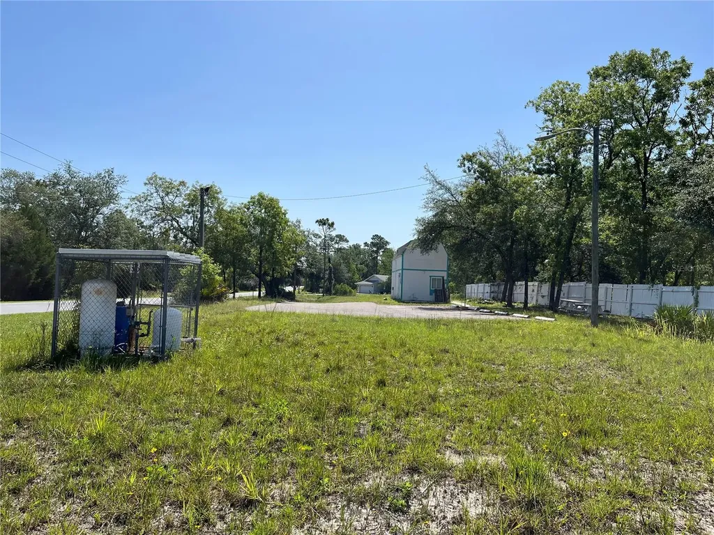 18132 Commercial Way Weeki Wachee FL 34614