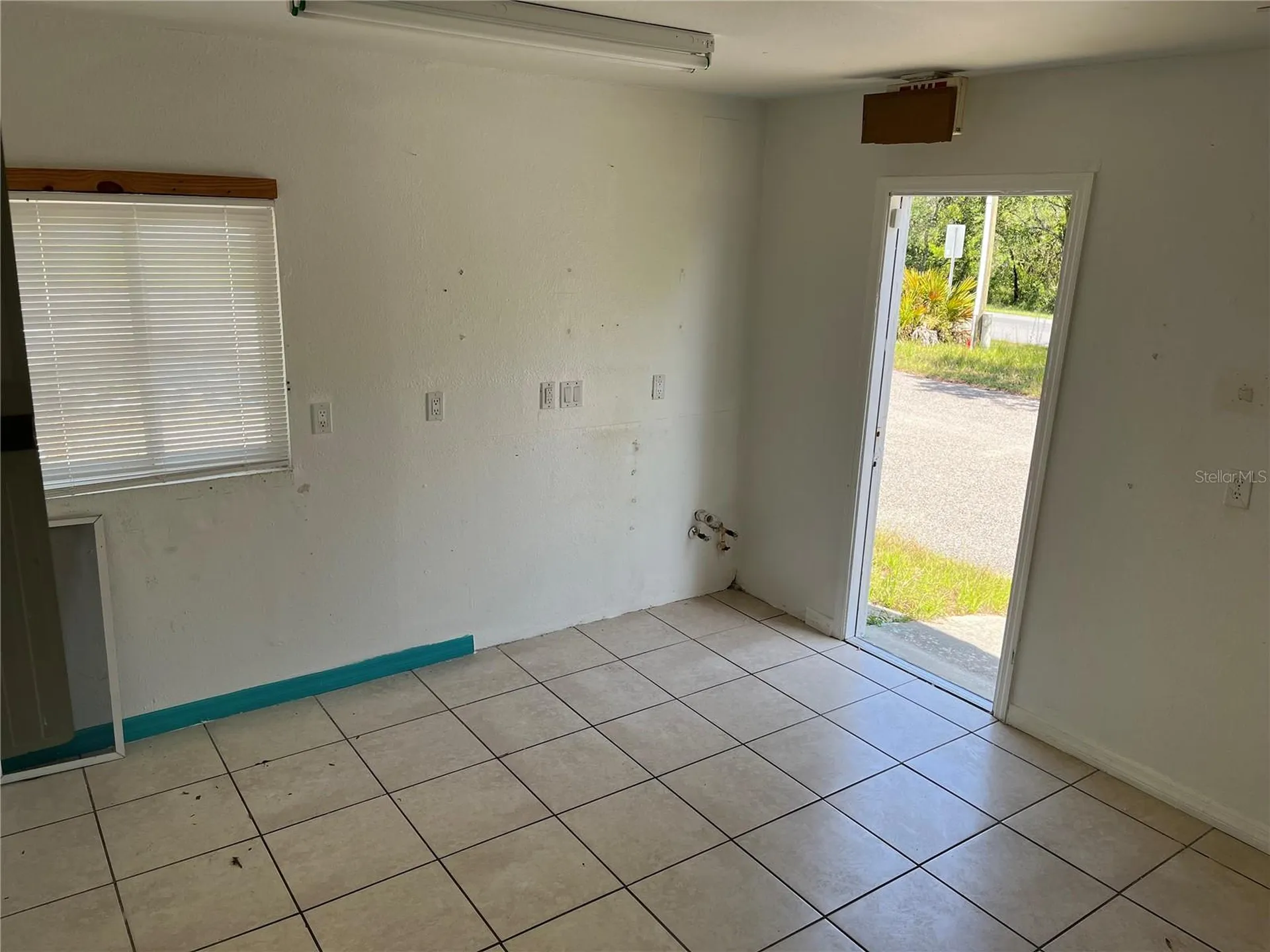 18132 Commercial Way Weeki Wachee FL 34614