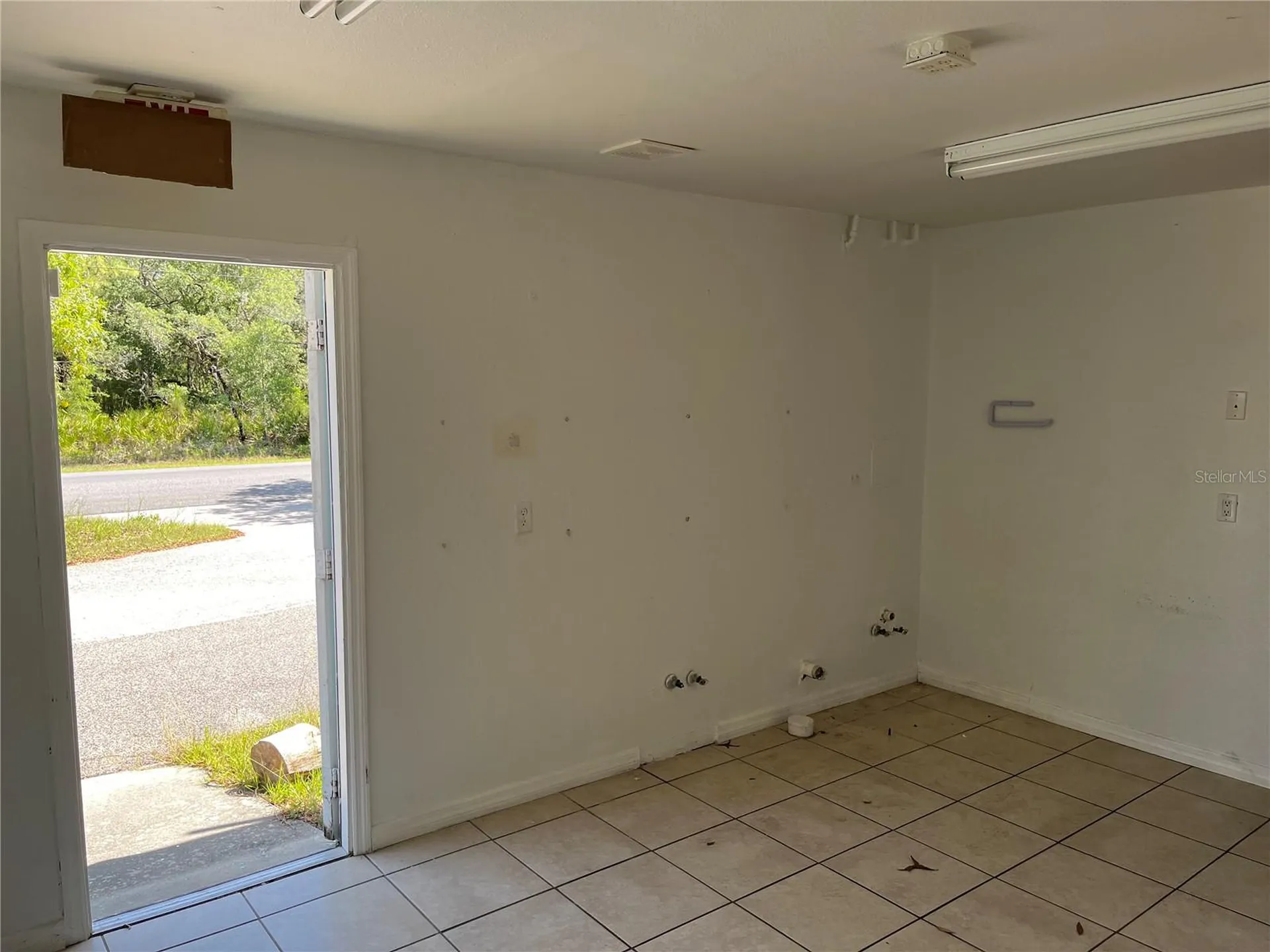 18132 Commercial Way Weeki Wachee FL 34614