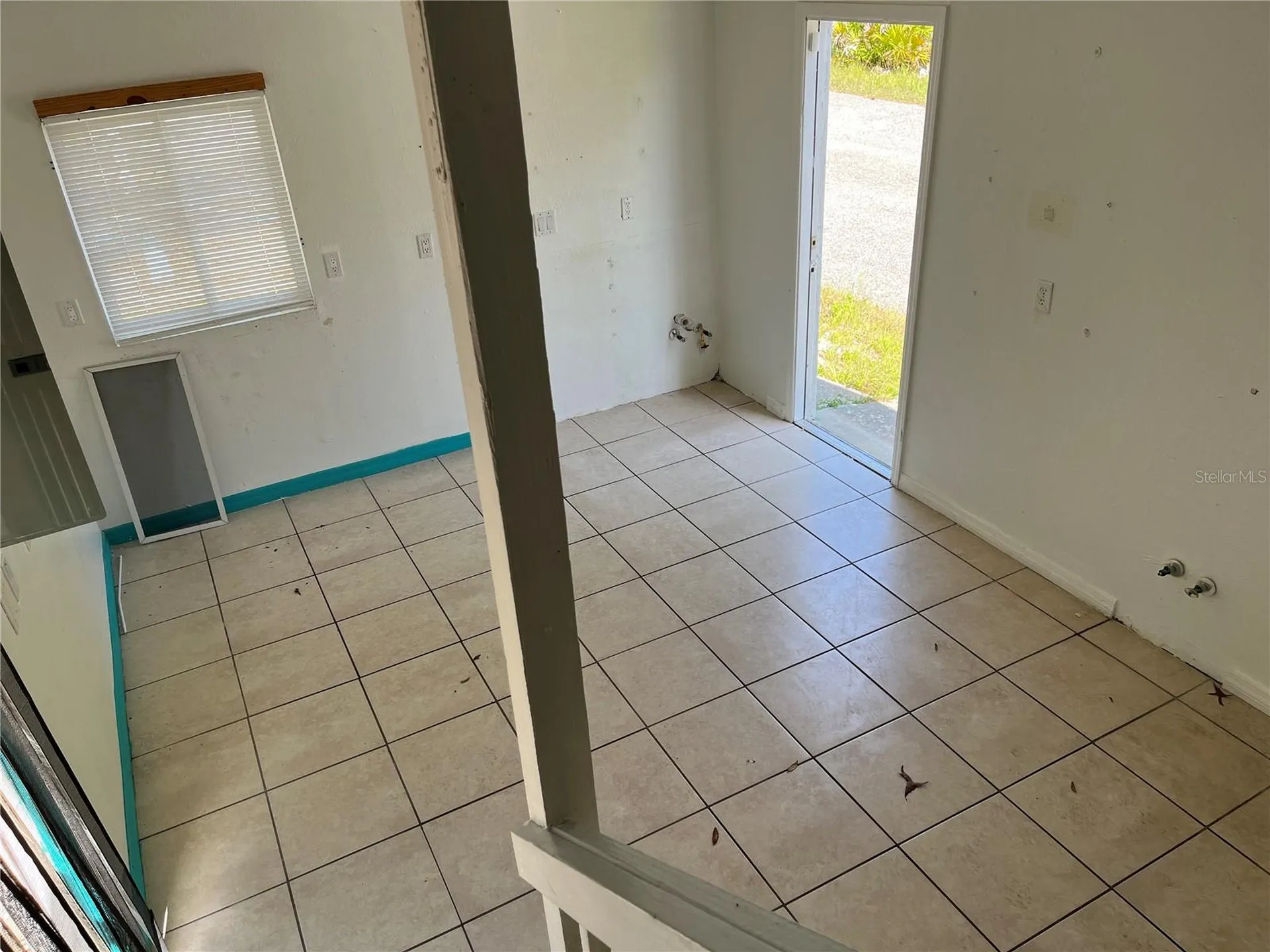 18132 Commercial Way Weeki Wachee FL 34614