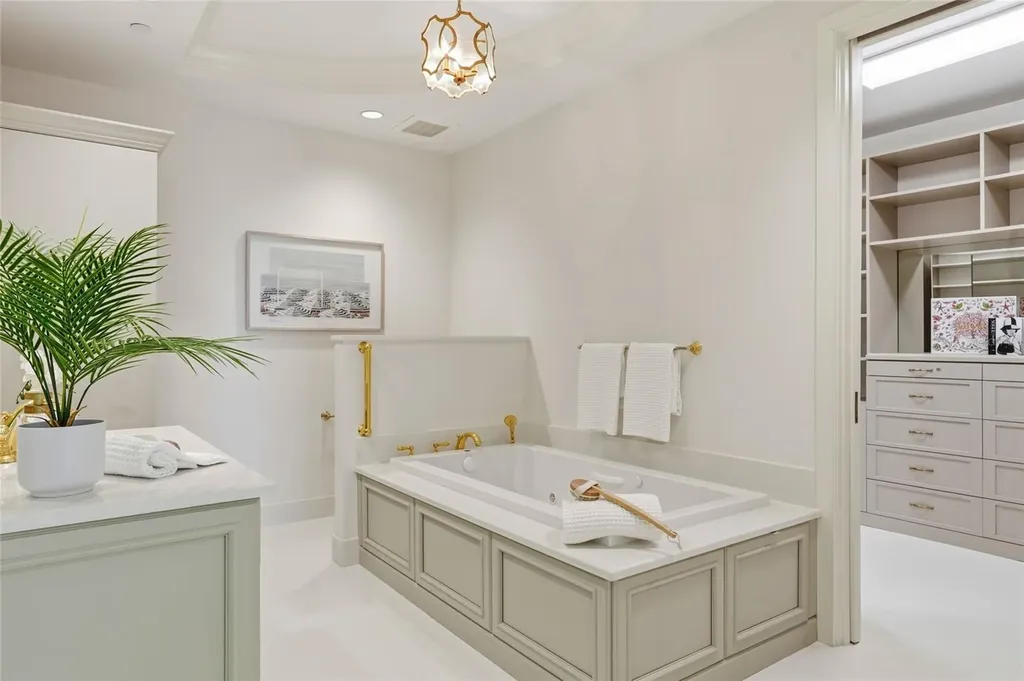 2251 Gulf Of Mexico Drive Longboat Key FL 34228