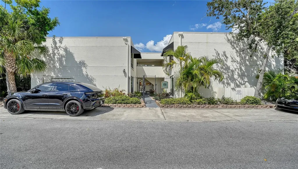 1542 Oak Street Sarasota FL 34236
