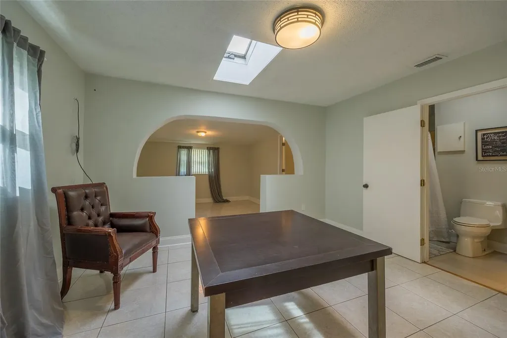5712 S 20th Avenue S Tampa FL 33619