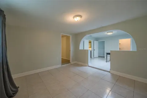 5712 S 20th Avenue S Tampa FL 33619