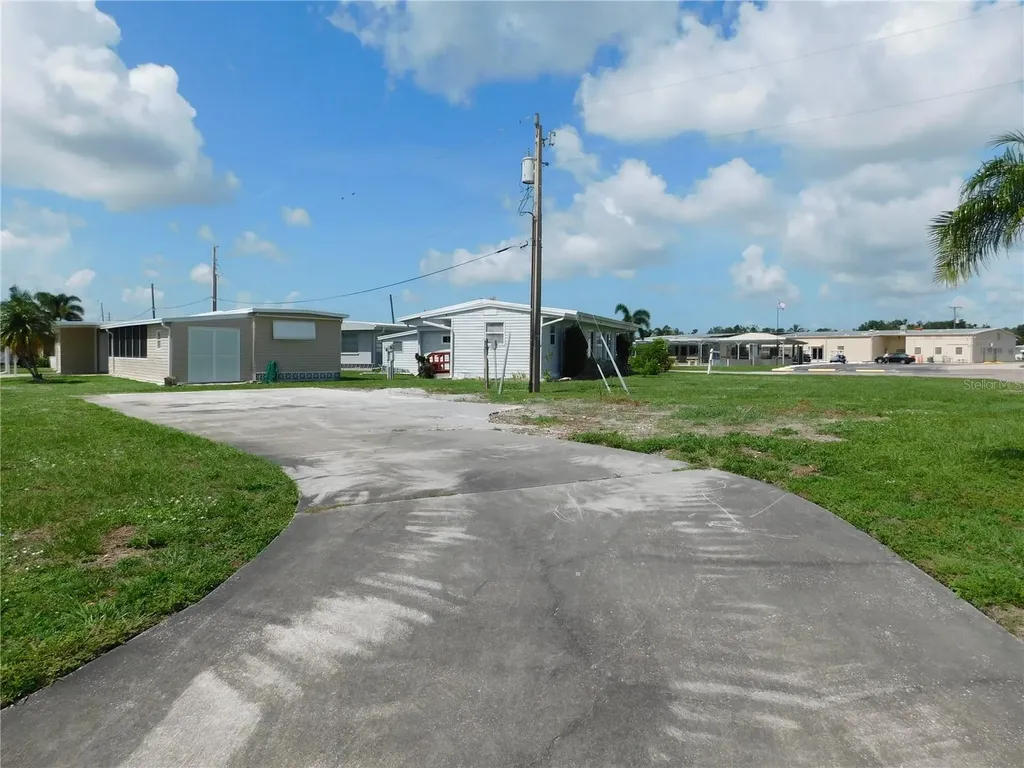 1205 43rd Avenue Drive E Ellenton FL 34222